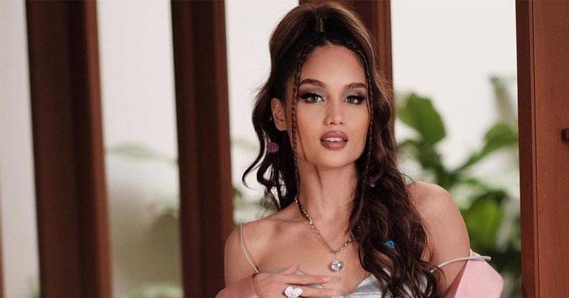 Instagram.com/claurakiehl