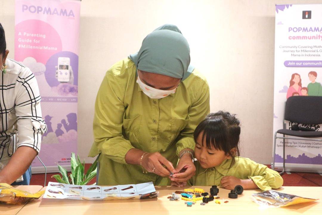 Ada mini games di tengah acara berupa challenge 10 menit merakit lego bersama. - (Dok. IDN Media)