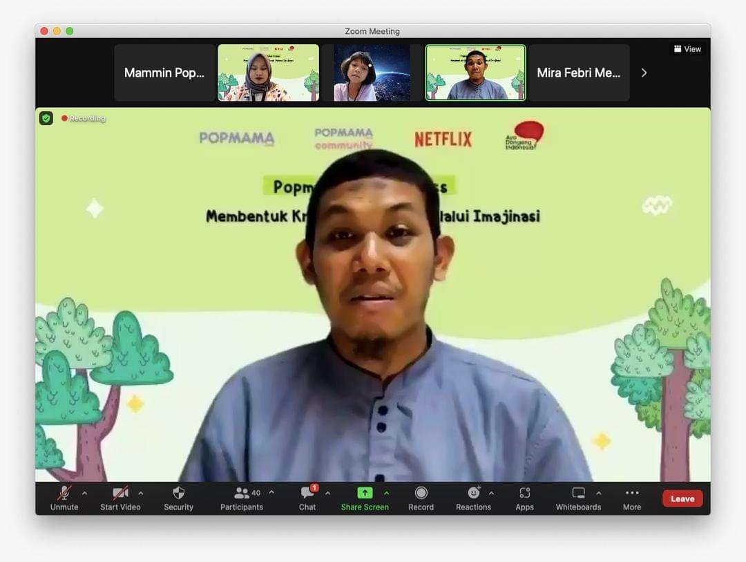 sesi mendengarkan dongeng bersama Kak Athir dari  Ayo Dongeng Indonesia. - (Dok. IDN Media)