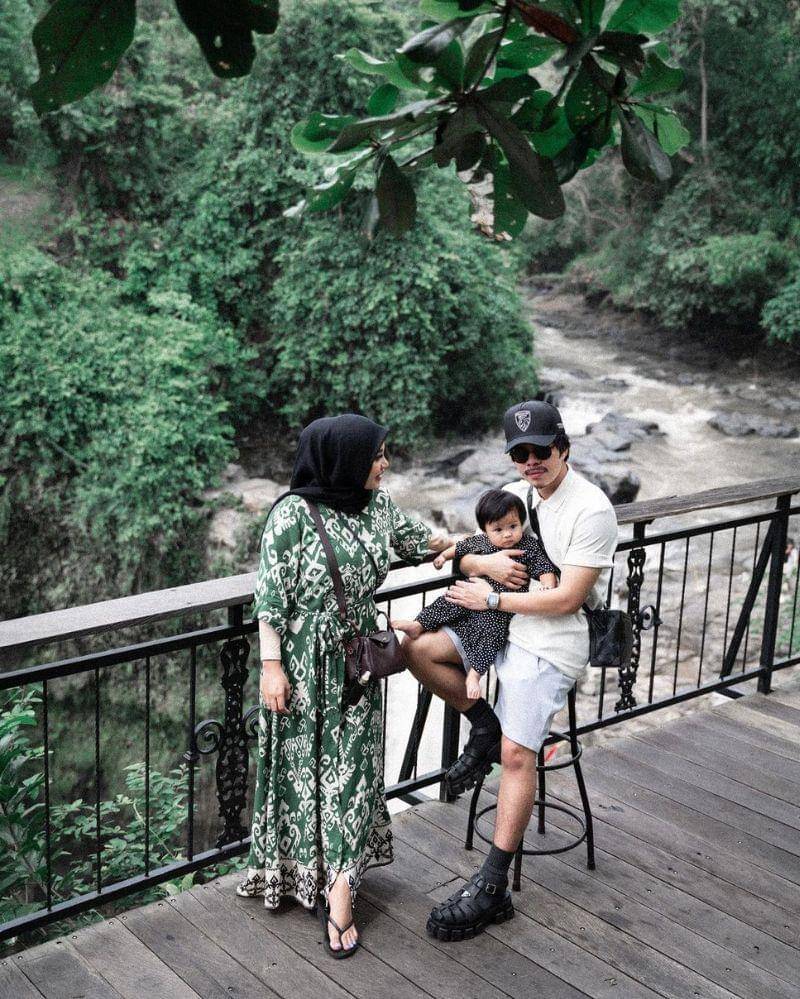 Instagram.com/@aurelie.hermansyah