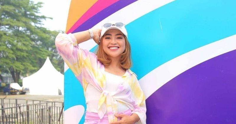 instagram.com/nina_mpokalpa