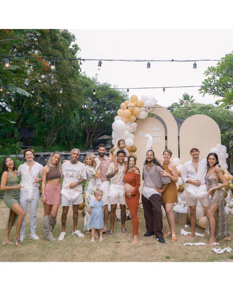 Instagram.com/@jenniferbachdim