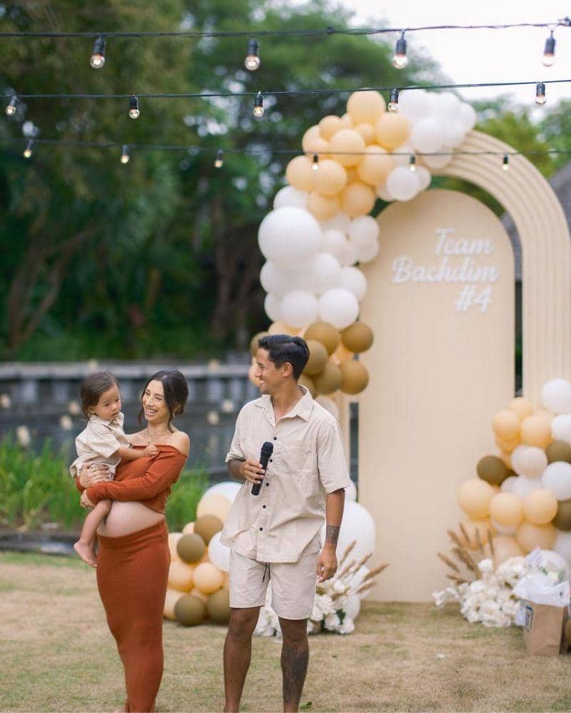 Instagram.com/@jenniferbachdim