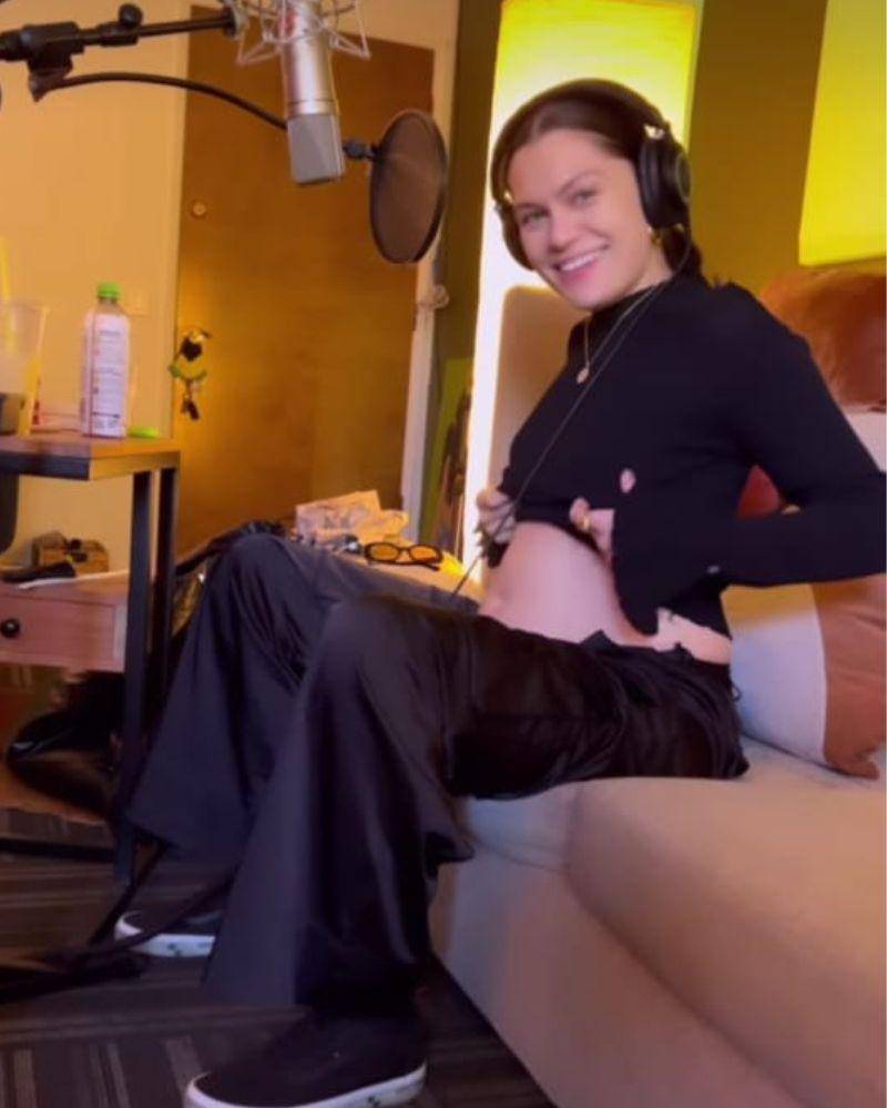 Instagram.com/@jessiej