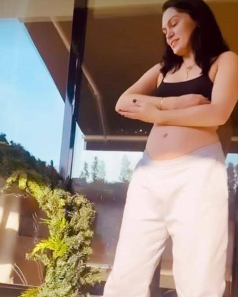 Instagram.com/@jessiej