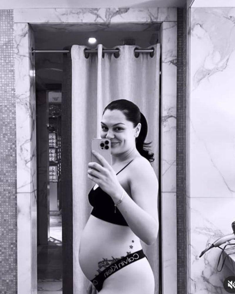 Instagram.com/@jessiej
