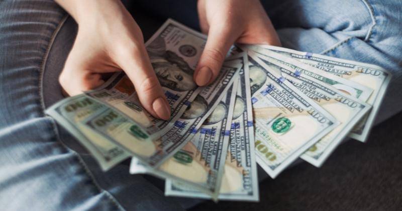 Pexels/Alexander Mills