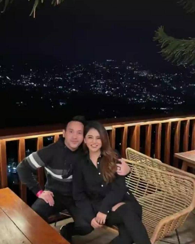 Instagram.com/@jenitajanet