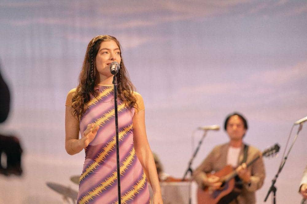 9 Artis yang Memiliki Nama Asli Terpanjang, Ada Billie Eilish