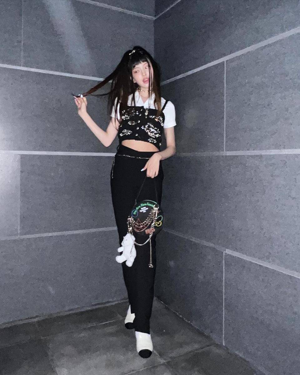 Instagram.com/newjeans_official