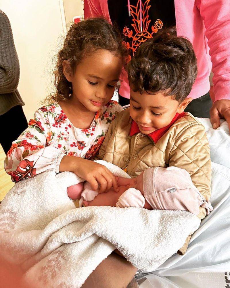 Instagram.com/chrissyteigen