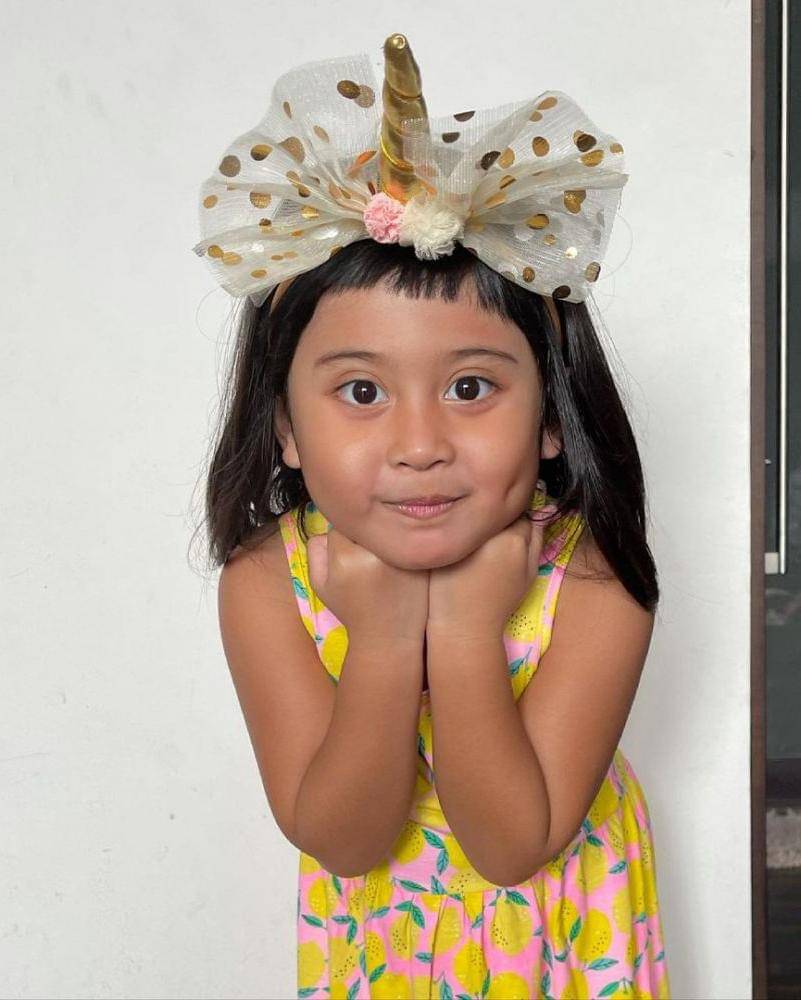 Instagram.com/vaniaathabina24