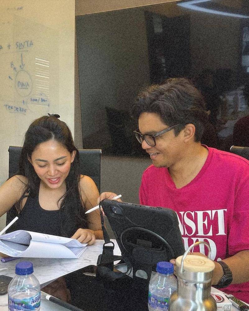 Instagram.com/rachelvennya