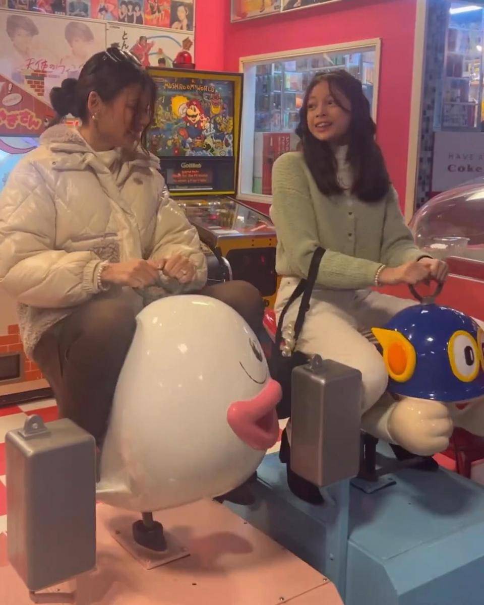 Instagram.com/sabrinachairunnisa_