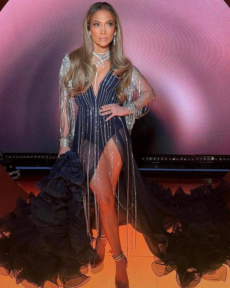 instagram.com/jlo