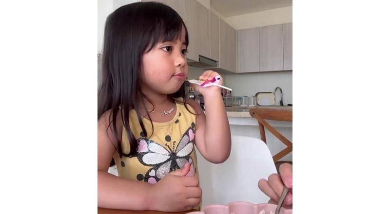 Instagram/rachelvennya