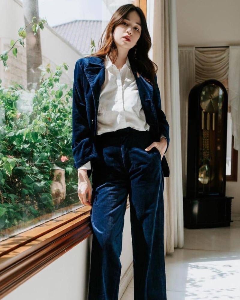 Instagram.com/laurabas/