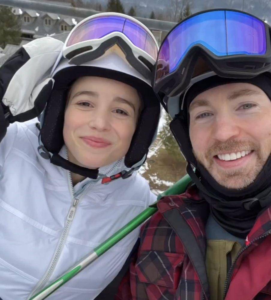 Alba Baptista, Chris Evans (instagram.com/chrisevans)