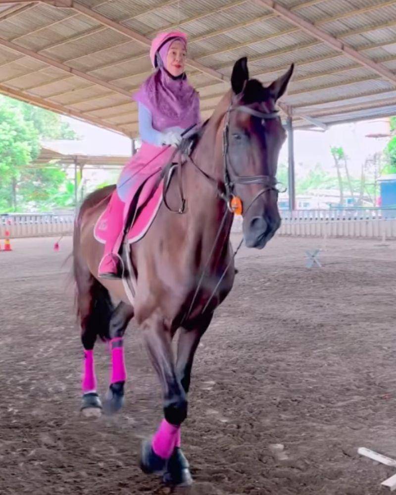 Instagram.com/riaricis1795