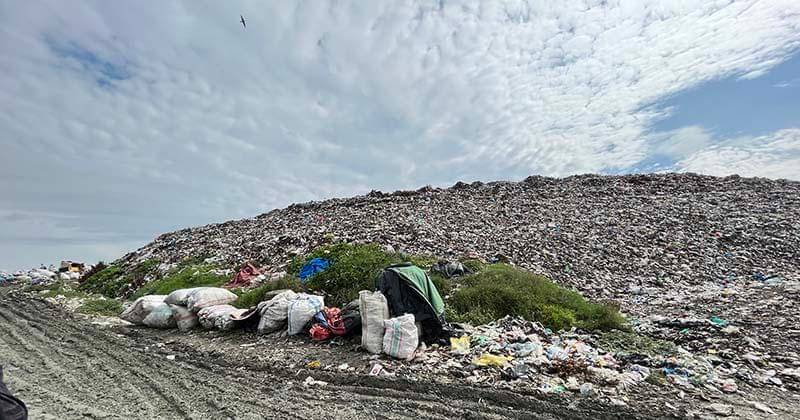 Tumpukan sampah di TPA Kebon Kangok, Lombok, NTB. - Popmama.com/ Sandra Ratnasari