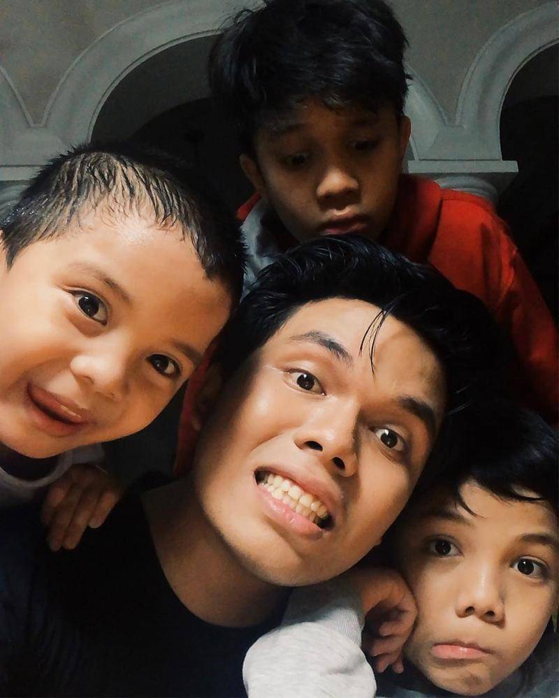 Instagram.com/thariqhalilintar