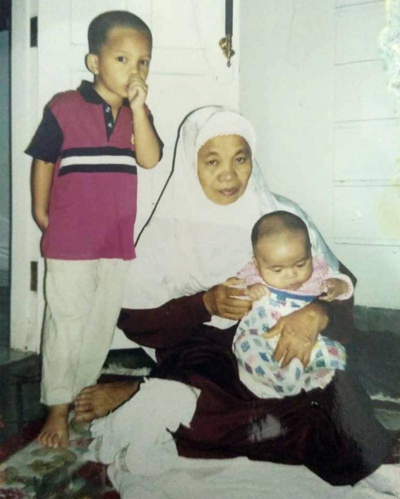 Instagram.com/thariqhalilintar