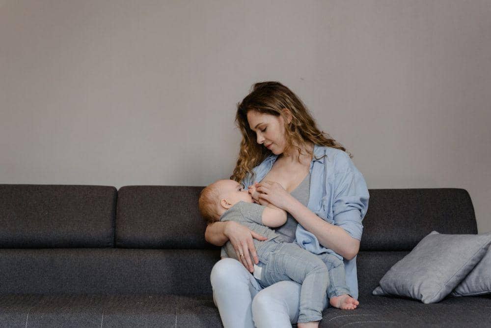 Bayi melepaskan payudara secara mandiri