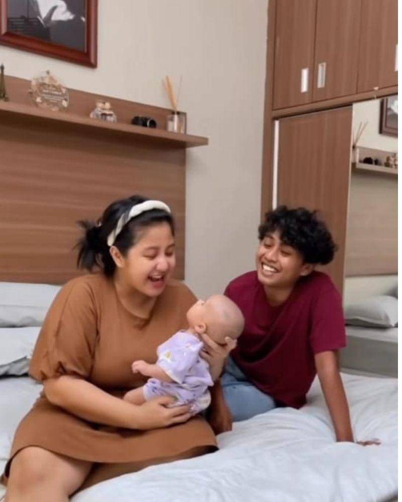 Instagram.com/@fitriarasyidi