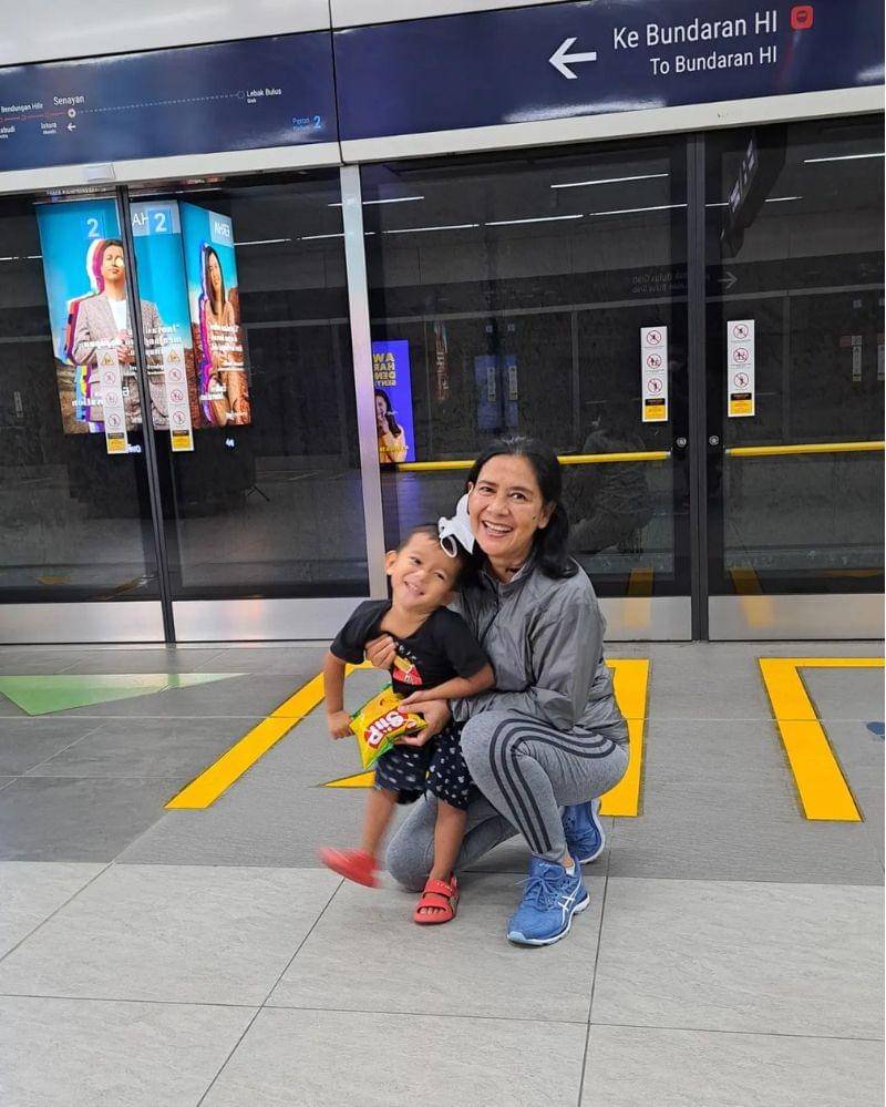 Instagram.com/lydiakandou_