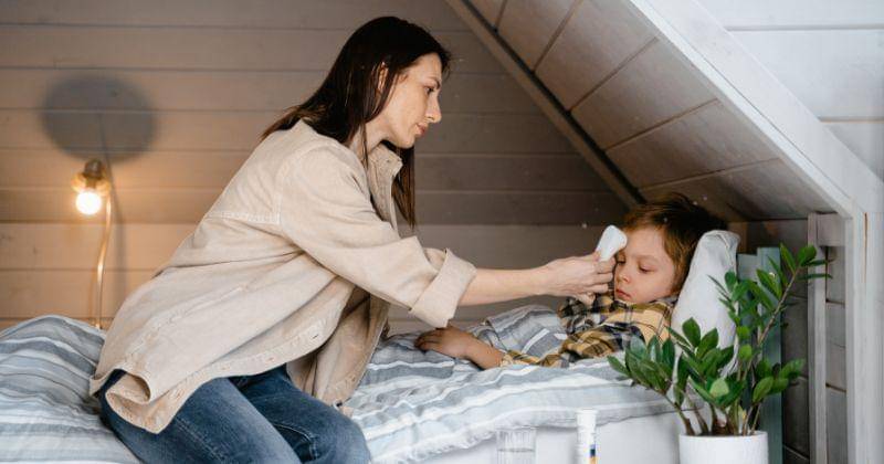 Demam - pexels/martproduction