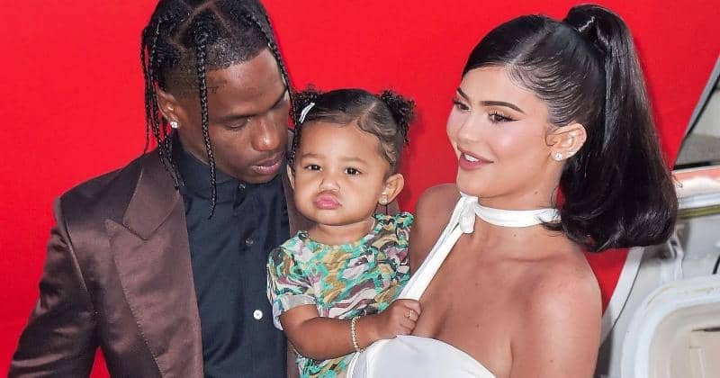 Kylie Jenner Ungkap Perjuangannya Menghadapi Depresi Pasca Persalinan