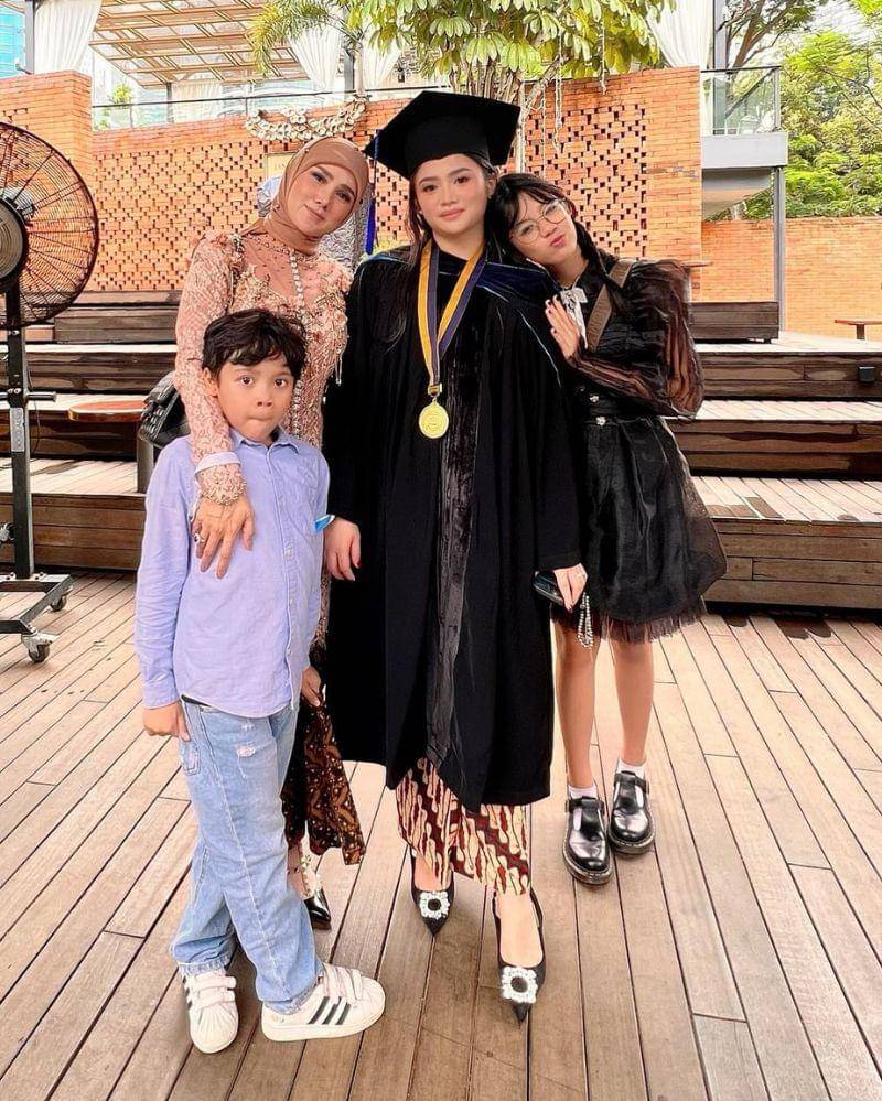 Instagram.com/mulanjameela1