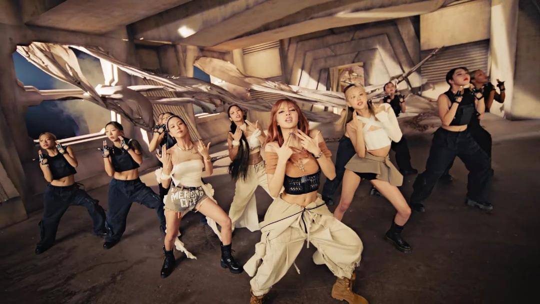 YouTube.com/BLACKPINK