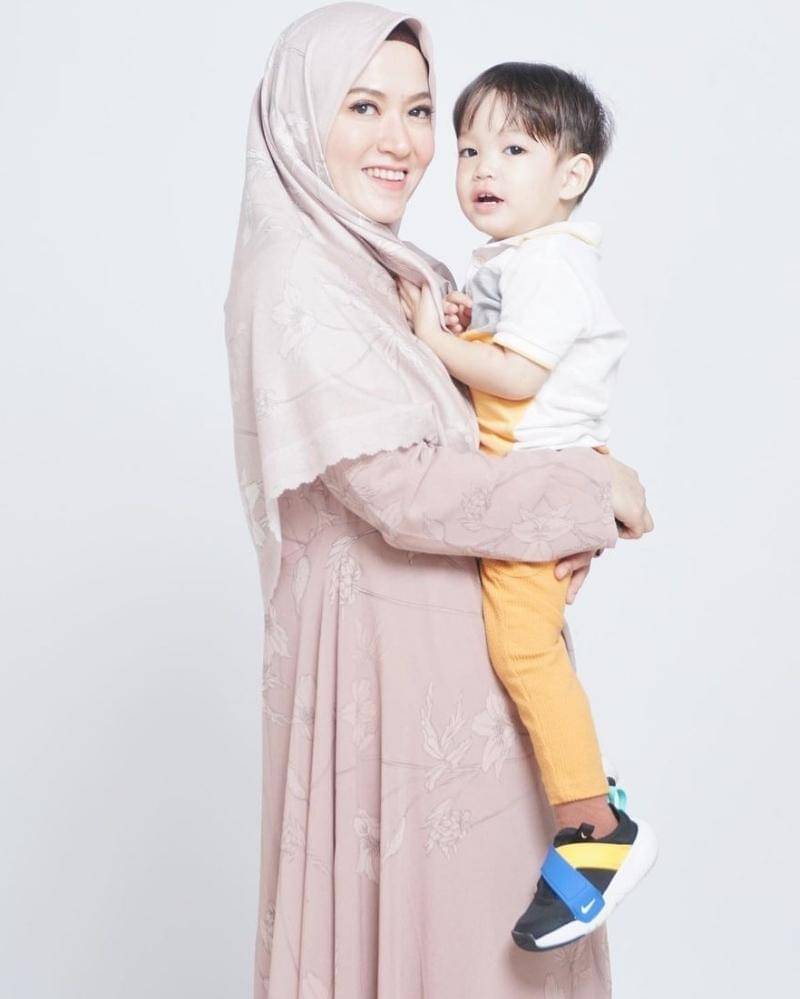 Instagram.com/lyravirna