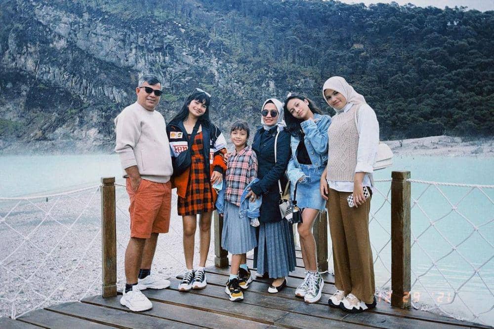 potret keluarga Ratu Sofya (instagram.com/intanmasthura_ahmad/)