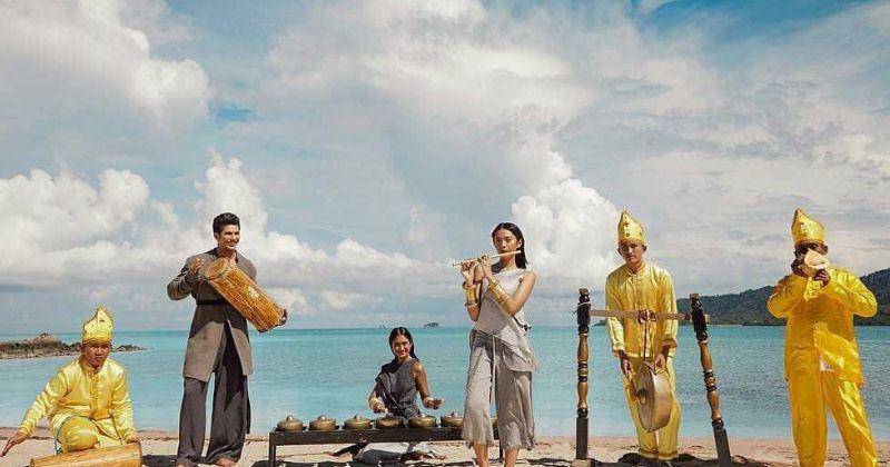 Perbedaan Alat Musik Harmonis dan Ritmis