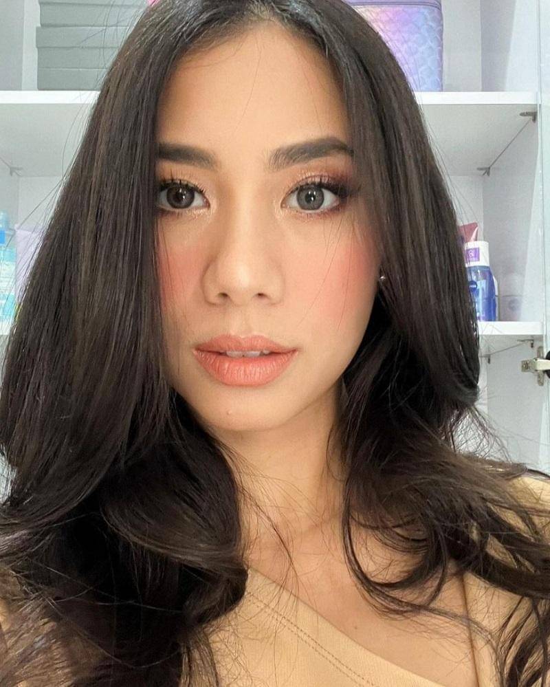 instagram.com/abellyc