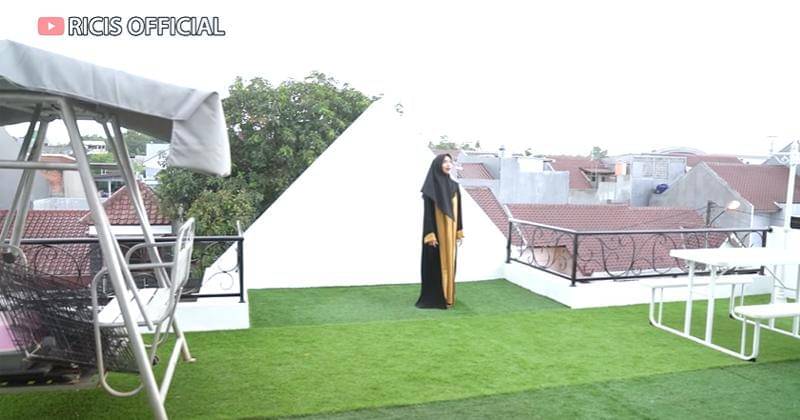 Youtube.com/Ricis Official