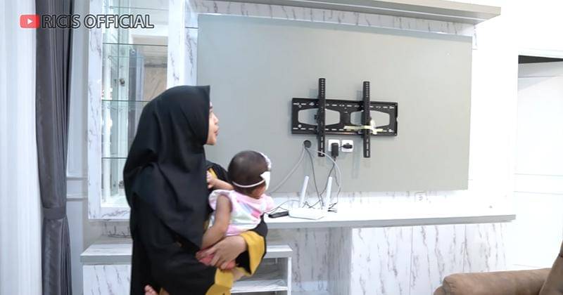 Youtube.com/Ricis Official