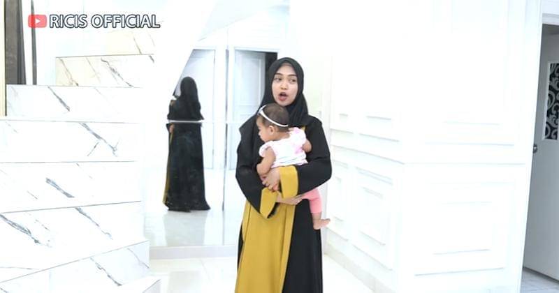 Youtube.com/Ricis Official