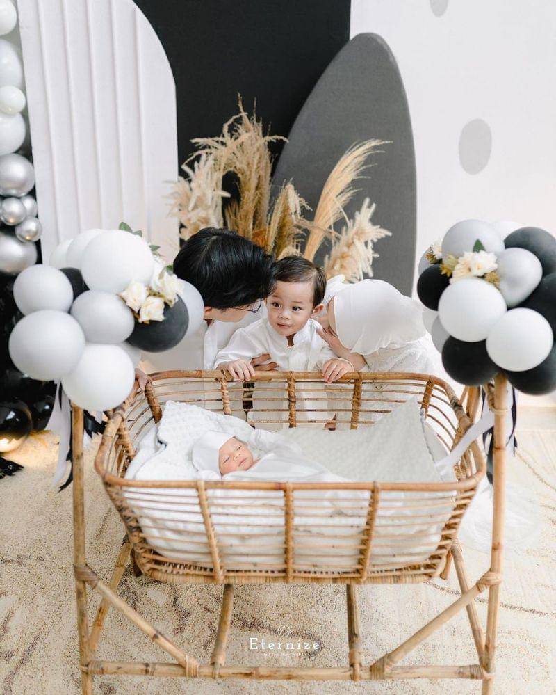 Instagram.com/@dindahw