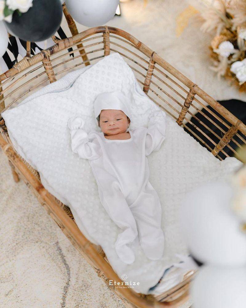 Instagram.com/@dindahw