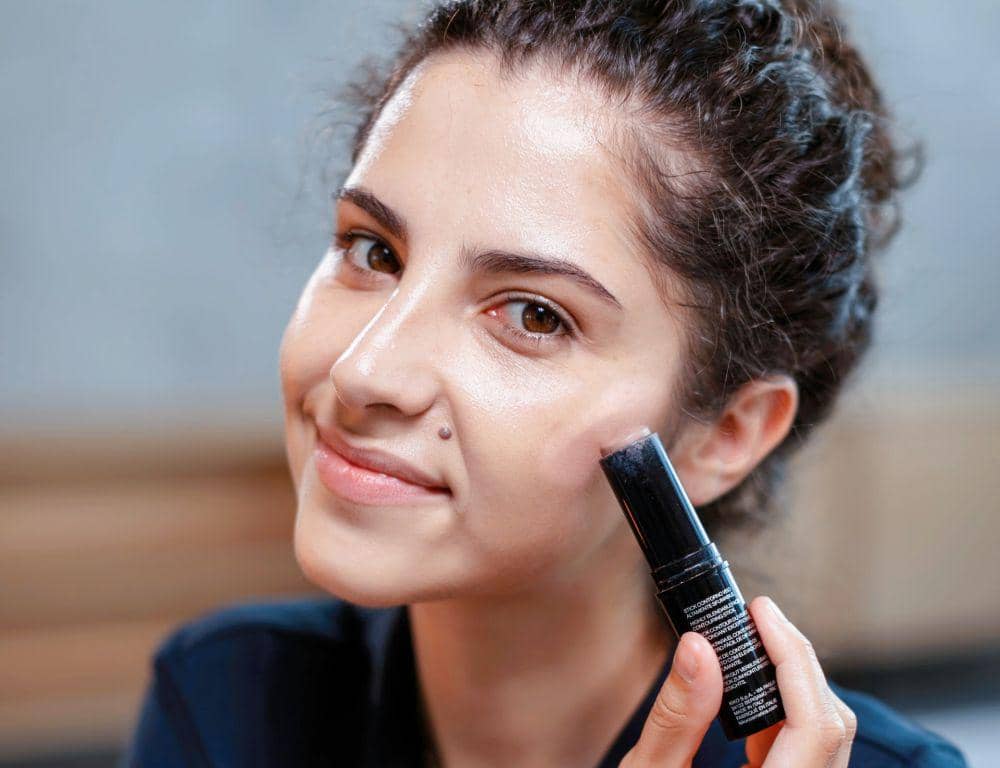 Tutorial Makeup Natal Soft Natural, Bikin Wajah Fresh Seharian!