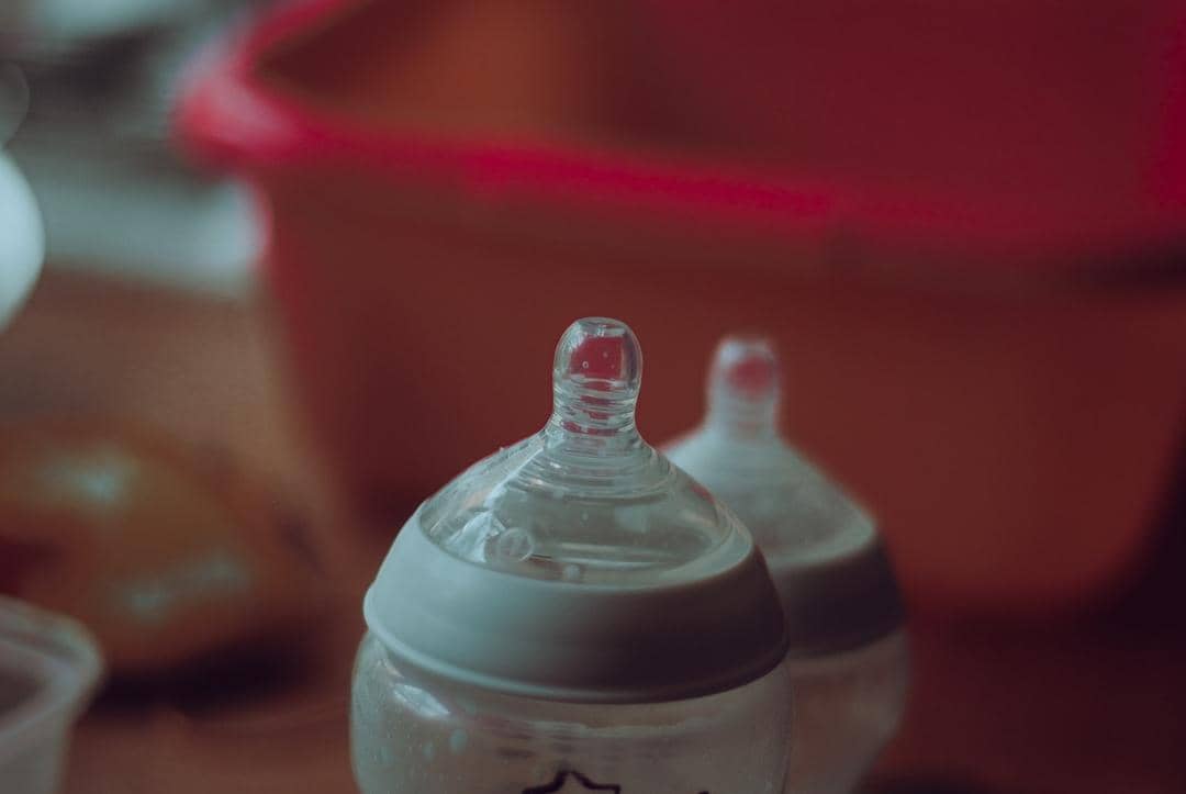Bayi Dianjurkan Berhenti Pakai Dot sebelum Usia 1 Tahun, Ini Alasannya