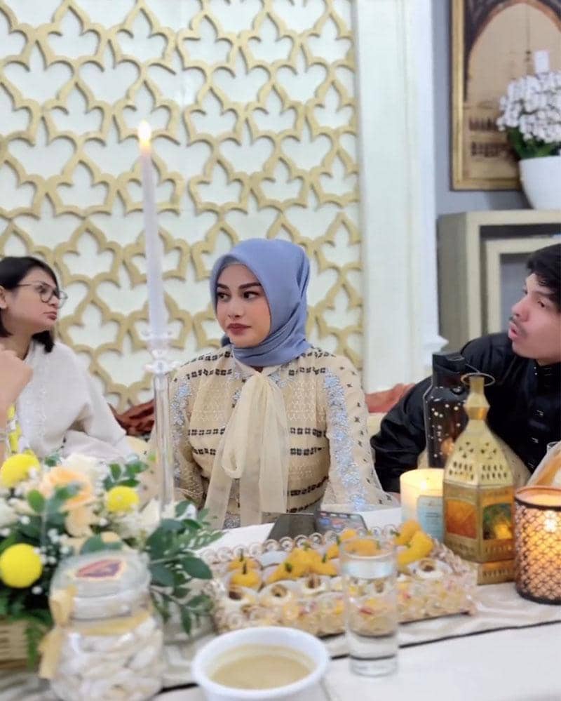 Instagram.com/aurelie.hermansyah