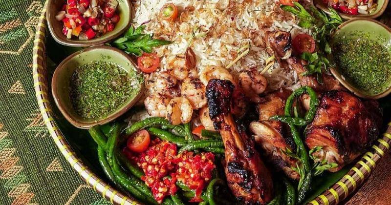 Instagram com/Lucy in the Sky