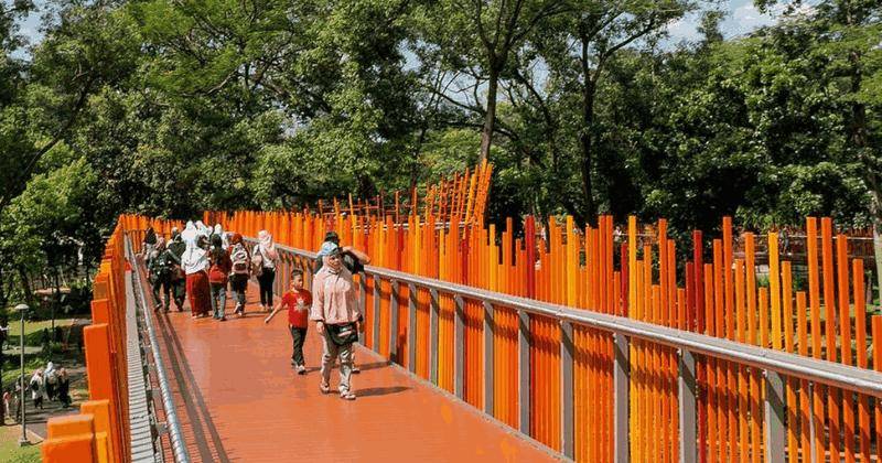 Tebet Eco Park: Taman Kota Penghilang Penat Cocok untuk Ngabuburit