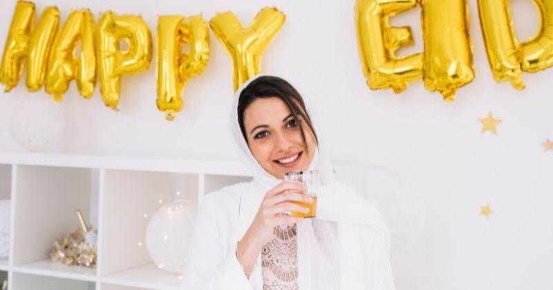 joker with card - Freepik