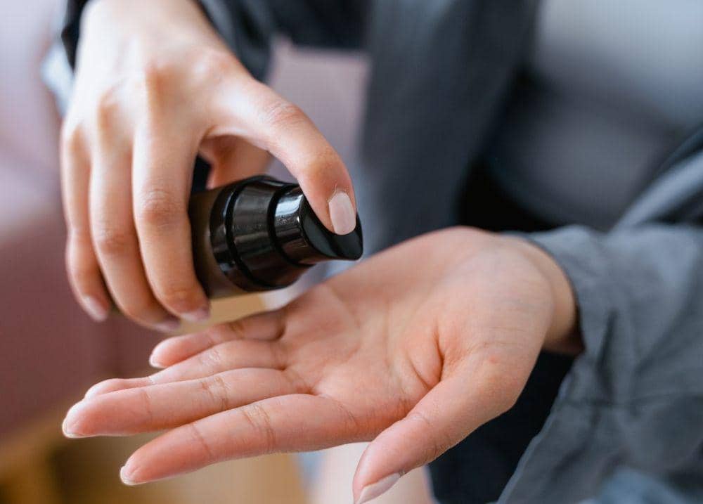 Cara Pakai Skin Tint Biar Makeup Tahan Lama & Tetap Flawless