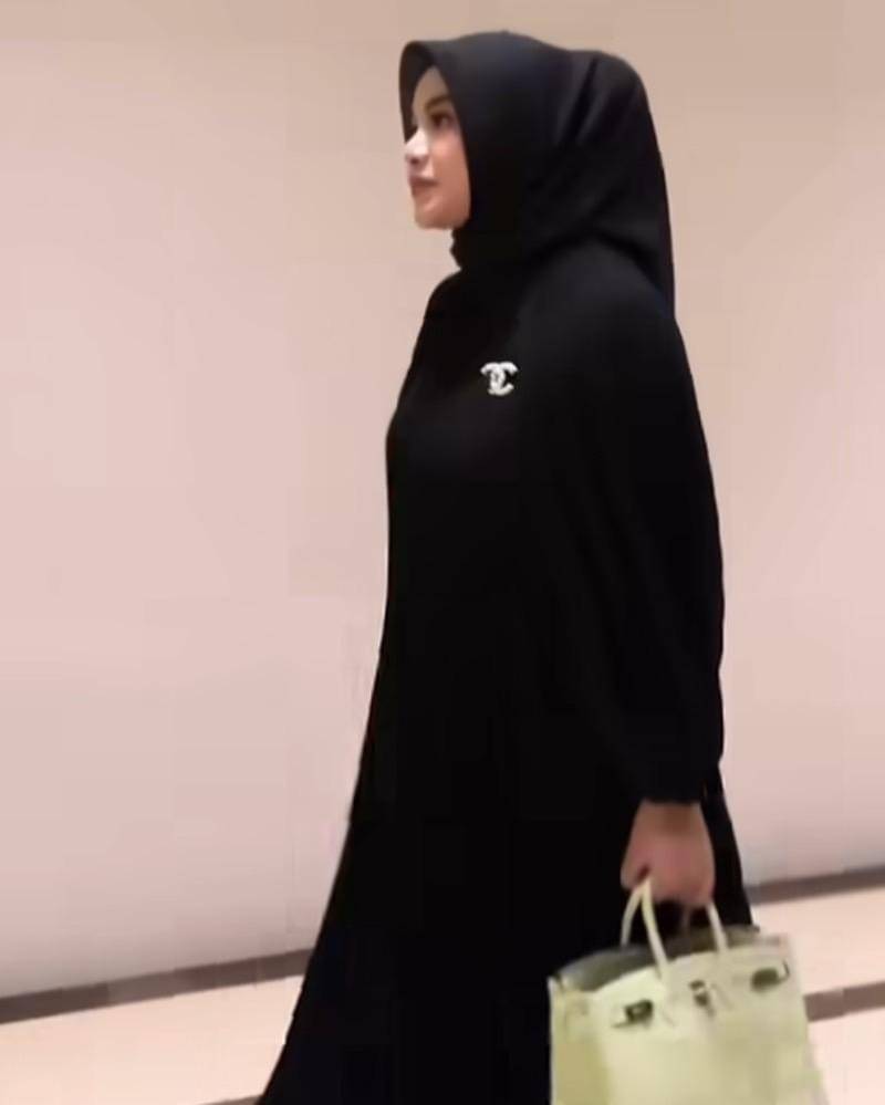 Instagram.com/aurelie.hermansyah